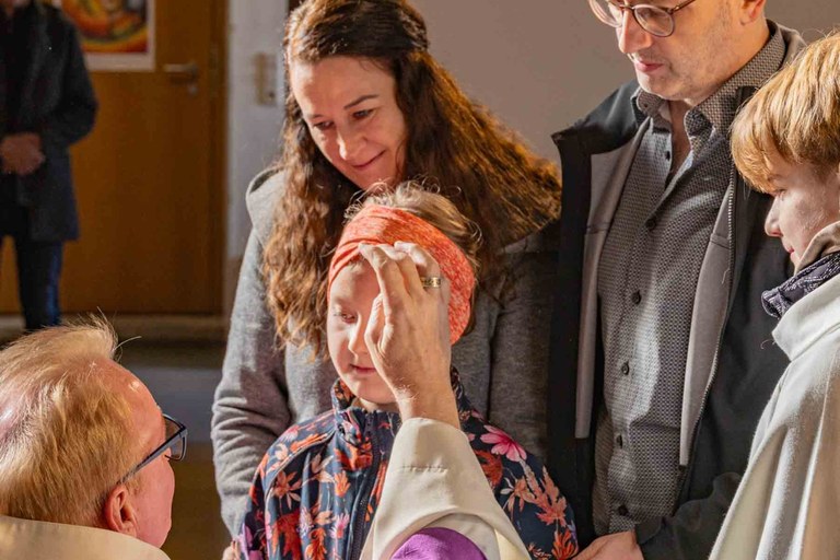 Fotos vom Gottesdienst mit den Erstkommunionkindern und der Aktion Fastensuppe